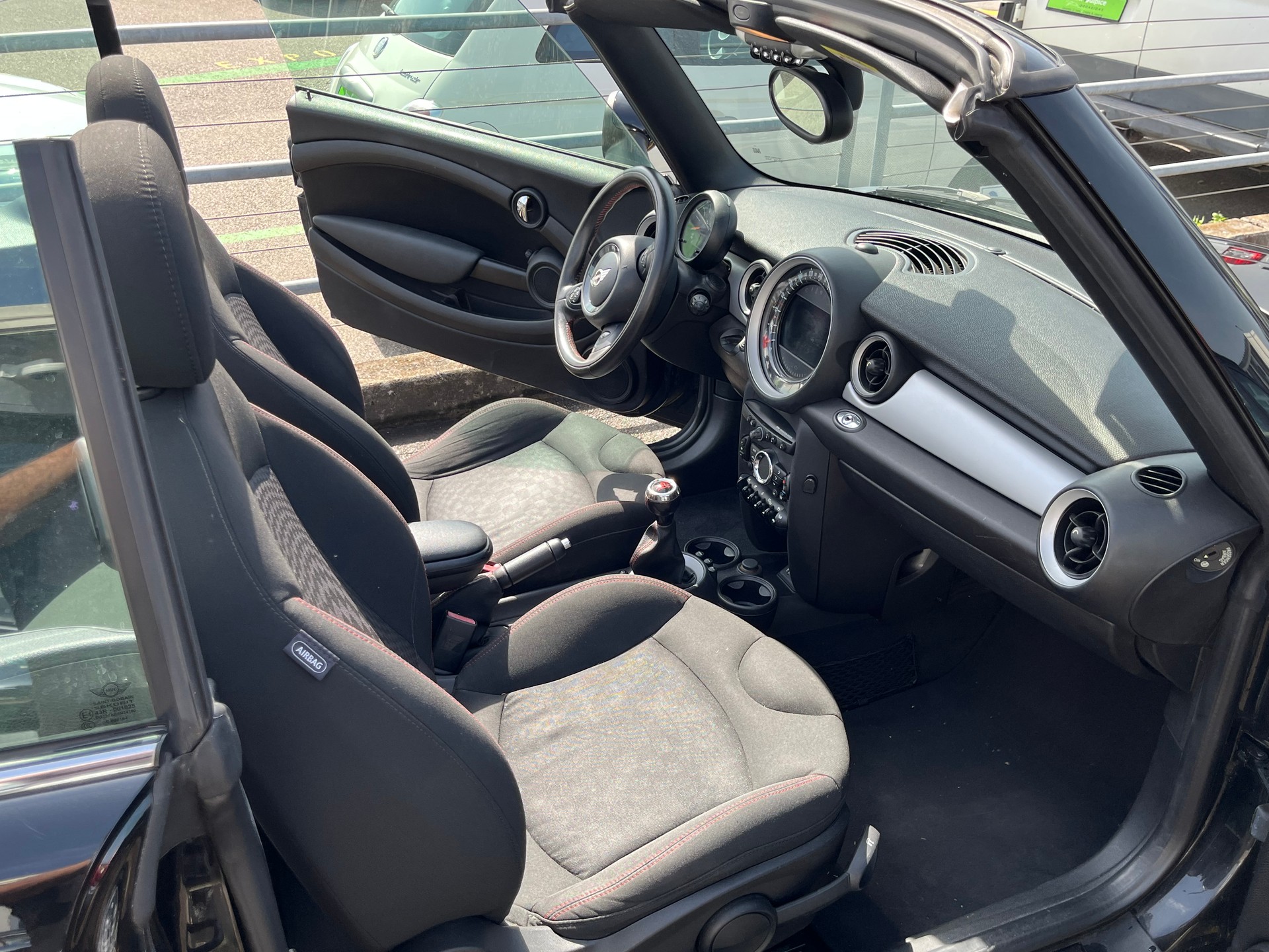 MINI Cooper Cabriolet-image-8