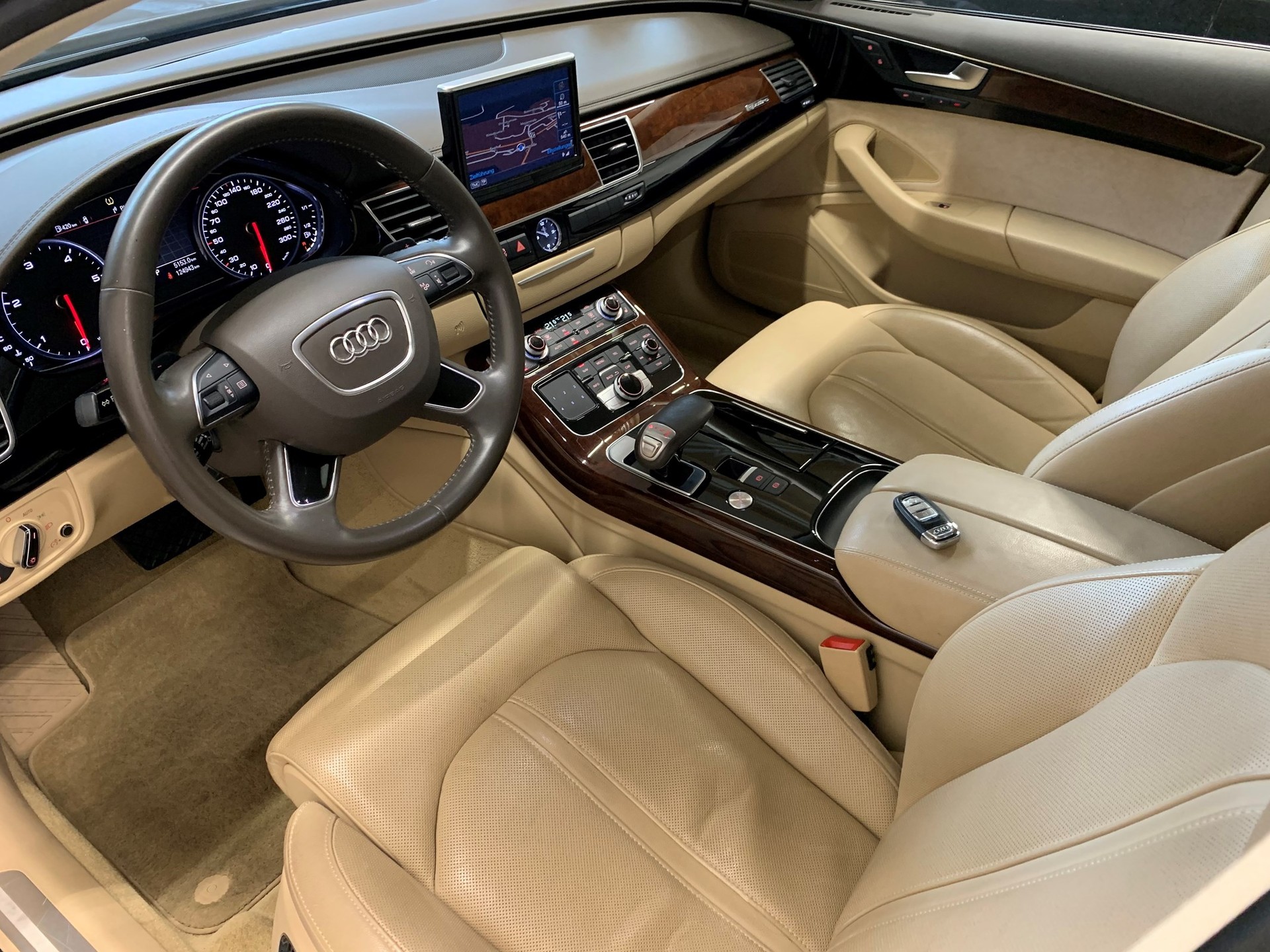 AUDI A8 3.0 TDI quattro tiptronic-image-7