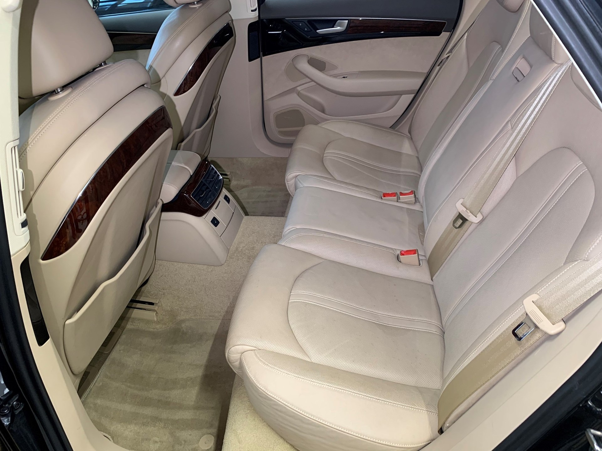 AUDI A8 3.0 TDI quattro tiptronic-image-8