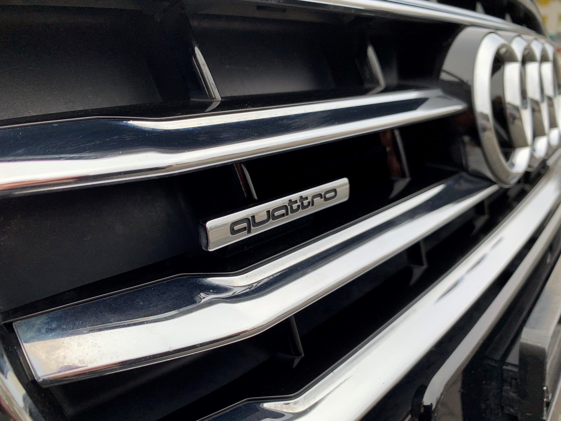 AUDI A8 3.0 TDI quattro tiptronic-image-9