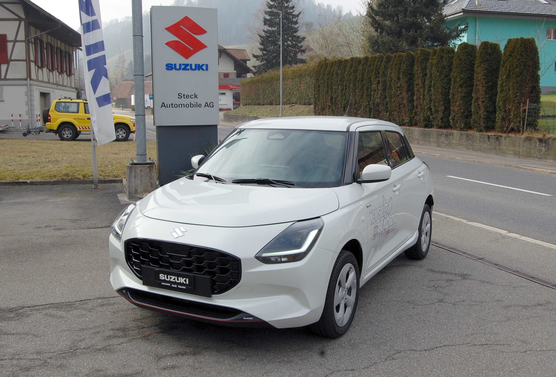 SUZUKI Swift 1.2 Tradizio Hybrid 4x4-showroom-element-1