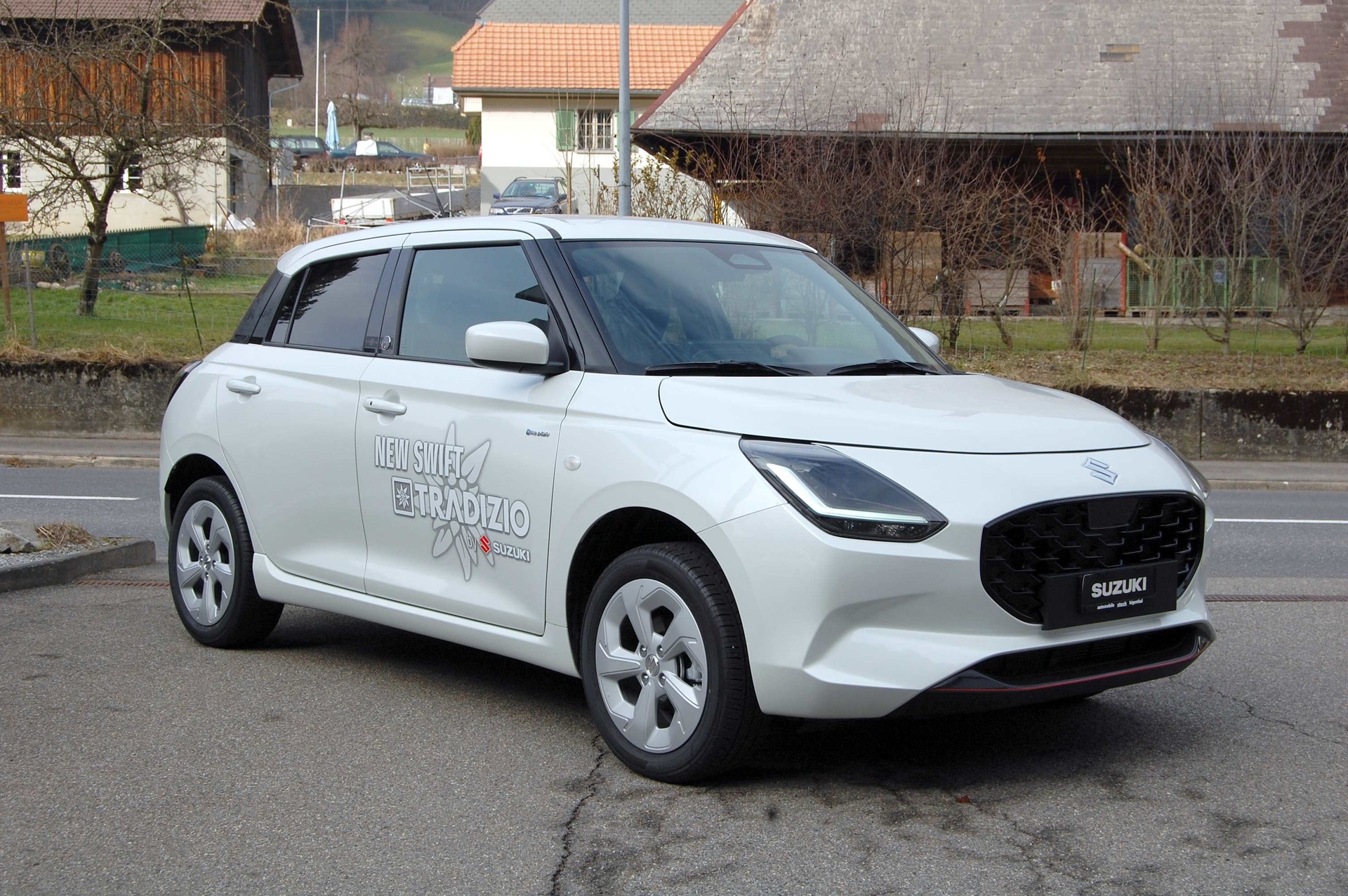 SUZUKI Swift 1.2 Tradizio Hybrid 4x4-showroom-element-3