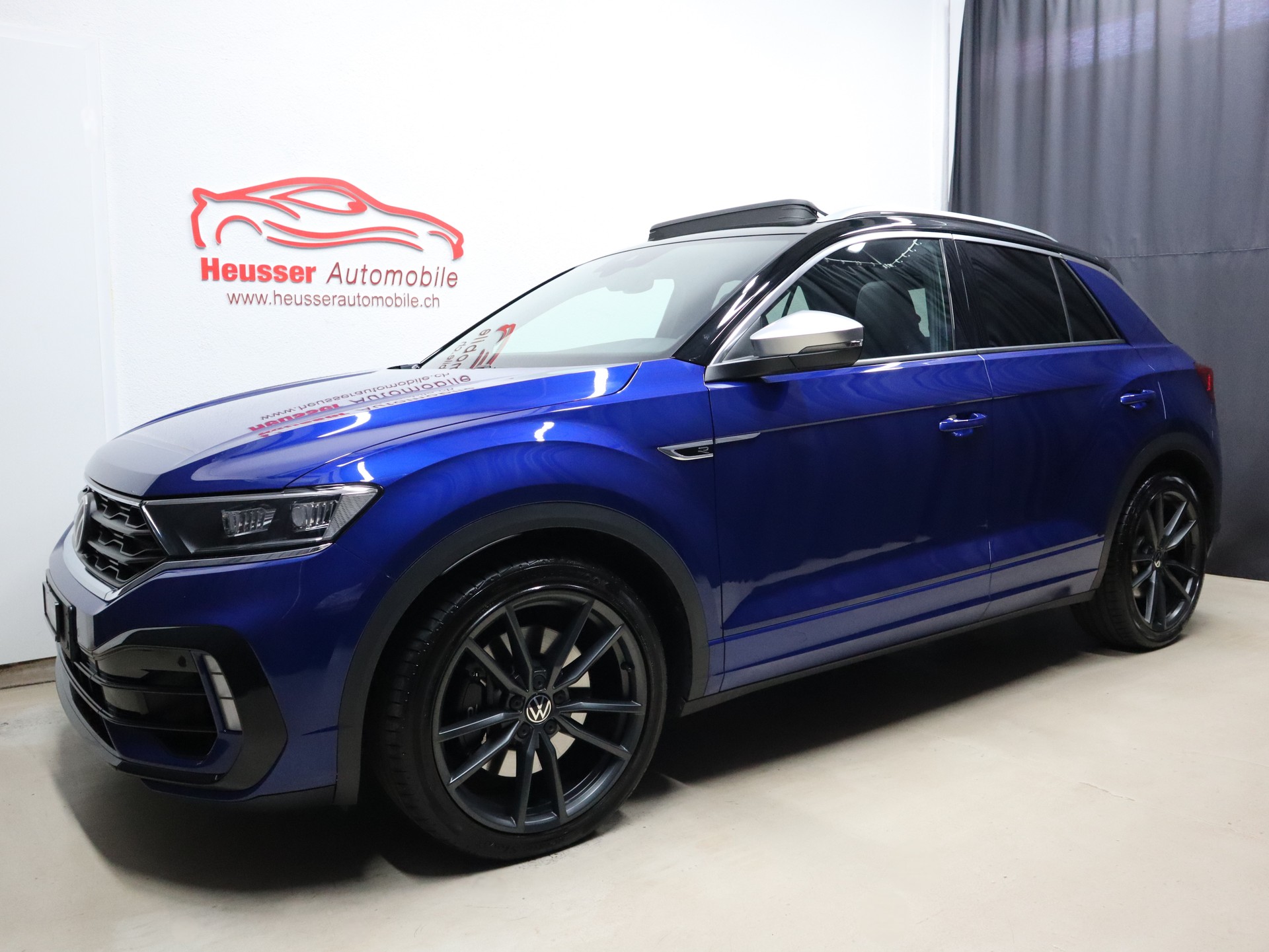 VW T-Roc 2.0 TSI R DSG 4Motion - VOLLAUSTATTUNG - Panorama - Leder - Sportsitze - Beats - AHK - 300 PS-showroom-element-1
