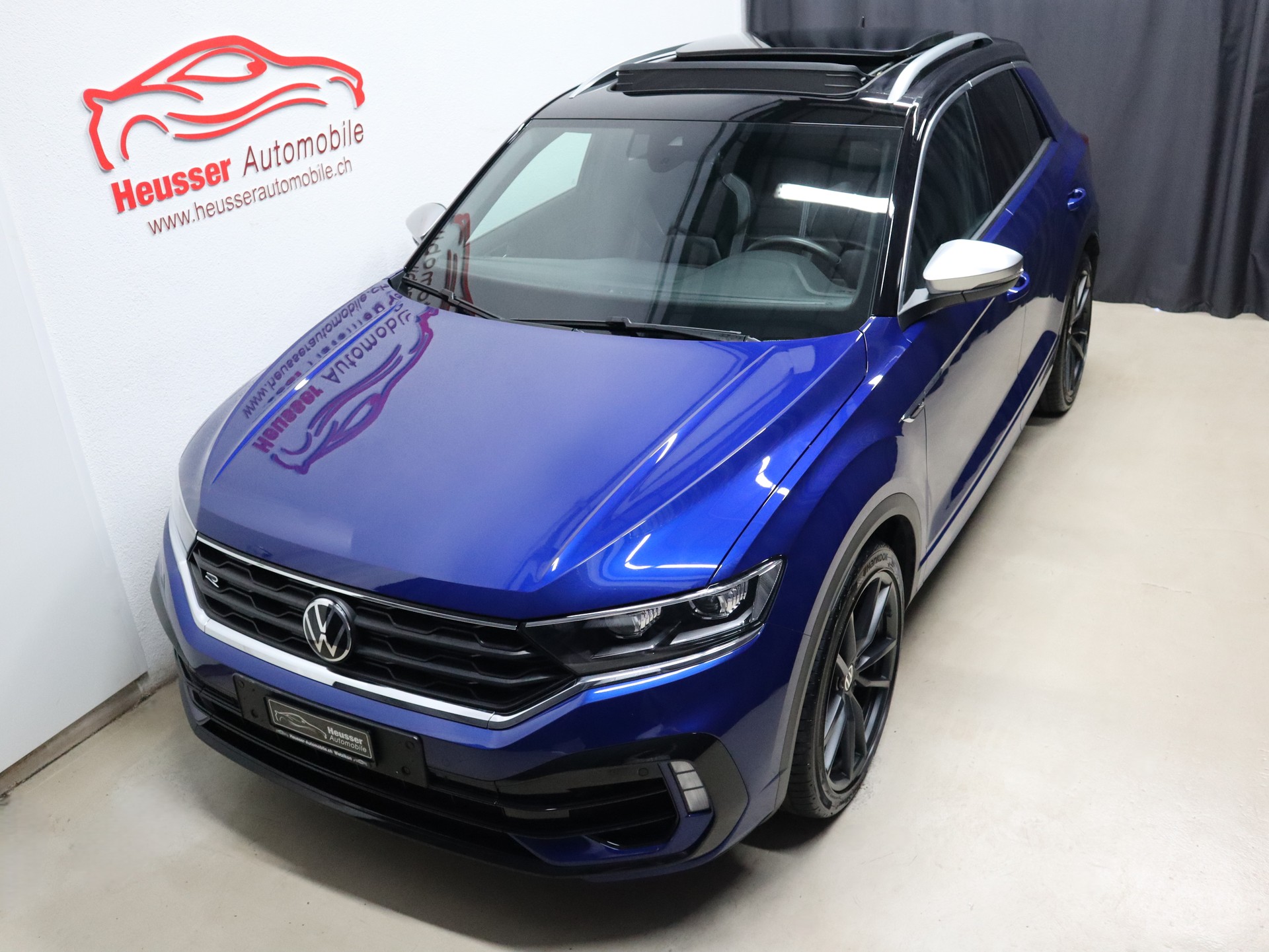 VW T-Roc 2.0 TSI R DSG 4Motion - VOLLAUSTATTUNG - Panorama - Leder - Sportsitze - Beats - AHK - 300 PS-showroom-element-2