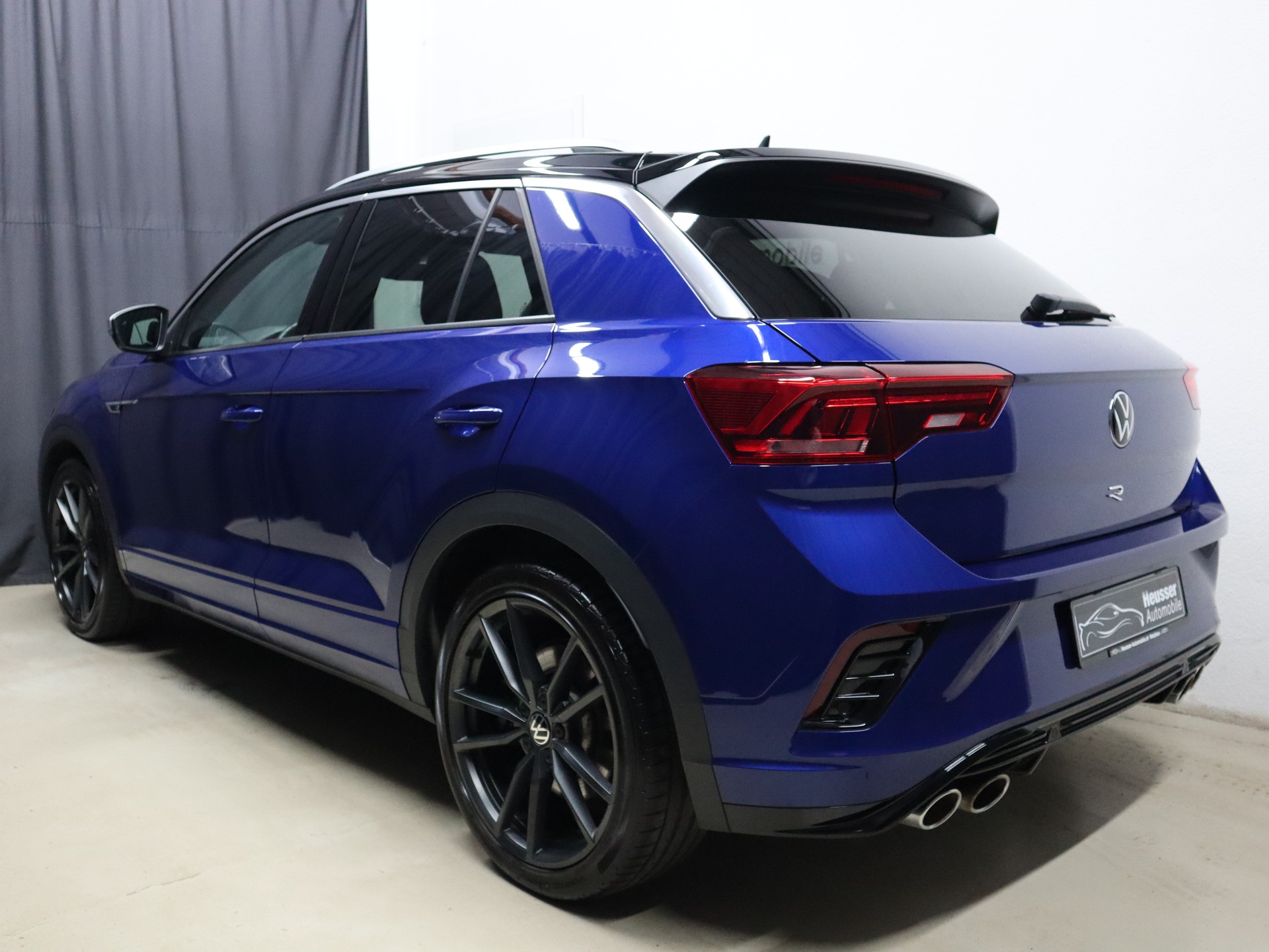 VW T-Roc 2.0 TSI R DSG 4Motion - VOLLAUSTATTUNG - Panorama - Leder - Sportsitze - Beats - AHK - 300 PS-showroom-element-3
