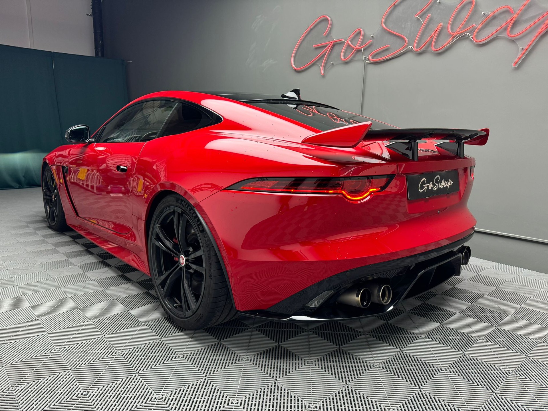 JAGUAR F-Type Coupé R 5.0 V8 SVR AWD-showroom-element-3