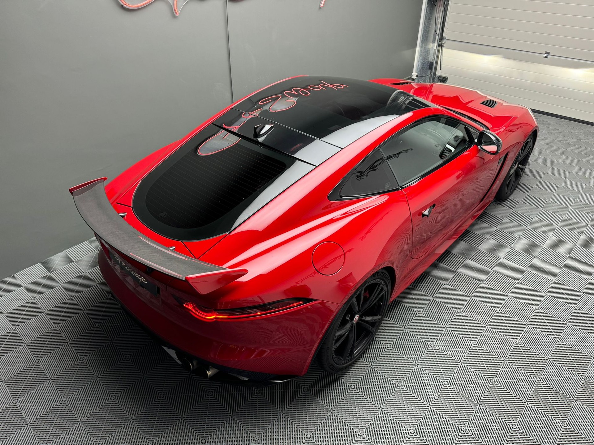 JAGUAR F-Type Coupé R 5.0 V8 SVR AWD-showroom-element-1