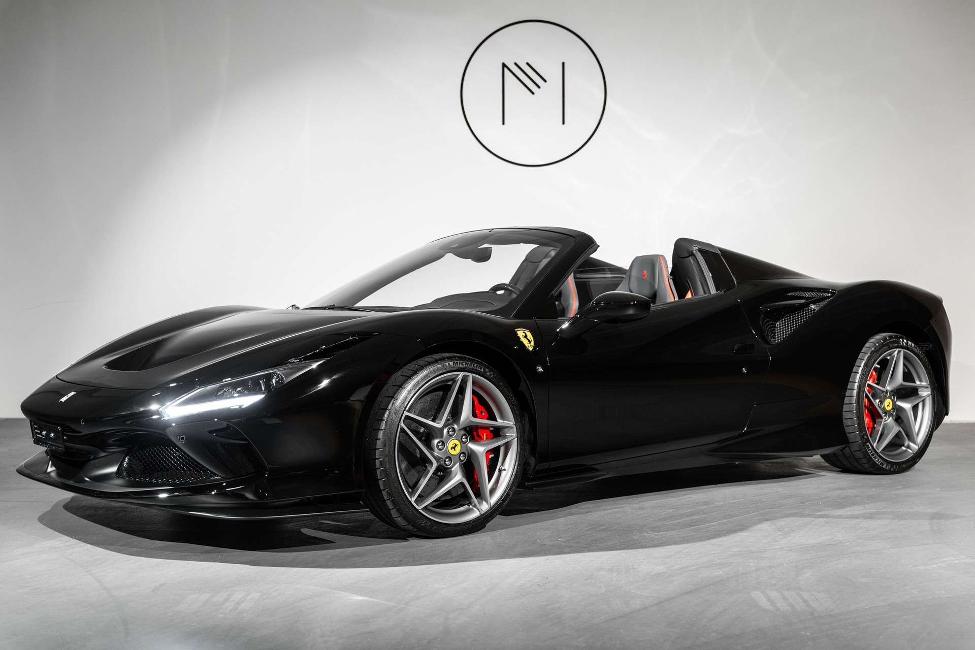 FERRARI F8 Spider 3.9 Turbo-showroom-element-2