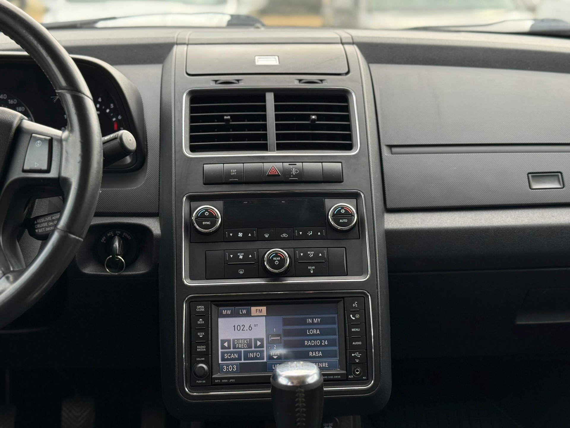 DODGE Journey 2.4 SXT-image-26