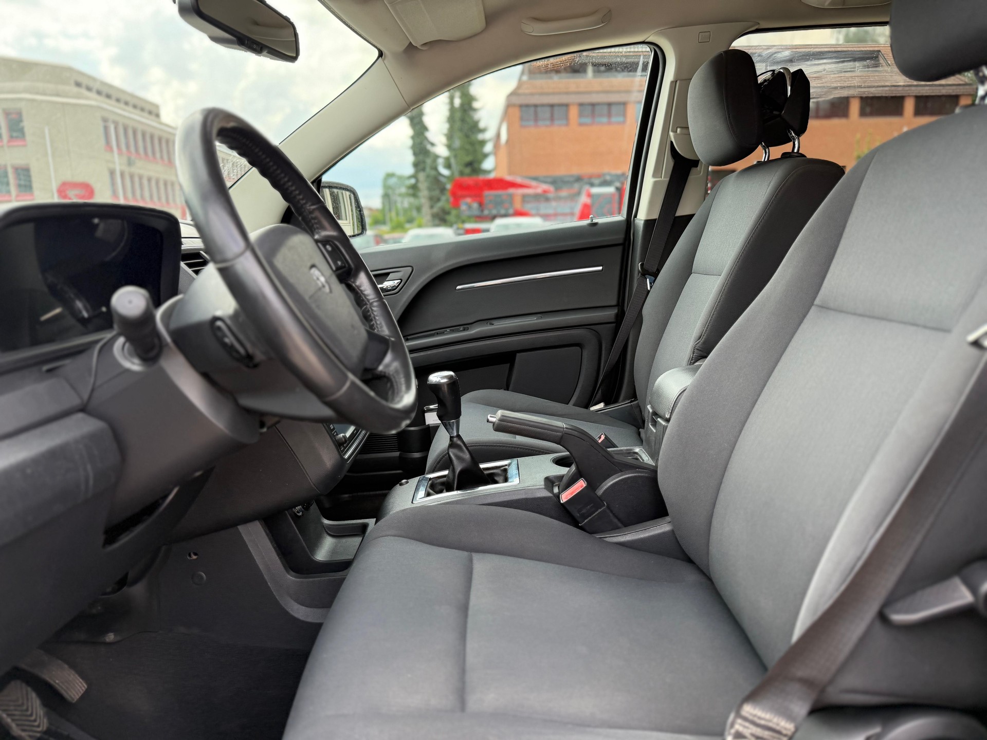 DODGE Journey 2.4 SXT-image-13