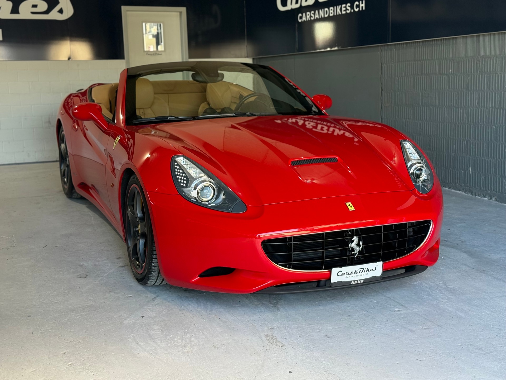 FERRARI California 4.3 V8