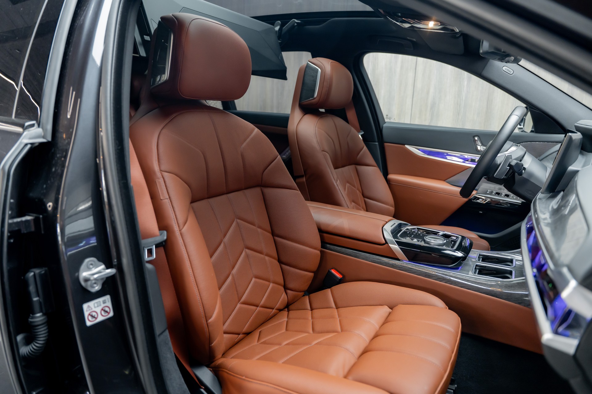 BMW 740d xDrive 48V Steptronic-showroom-element-3