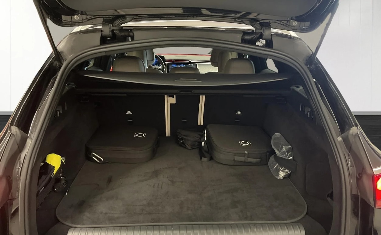 MERCEDES-BENZ E 300 de T 4Matic 9G-Tronic-showroom-element-2