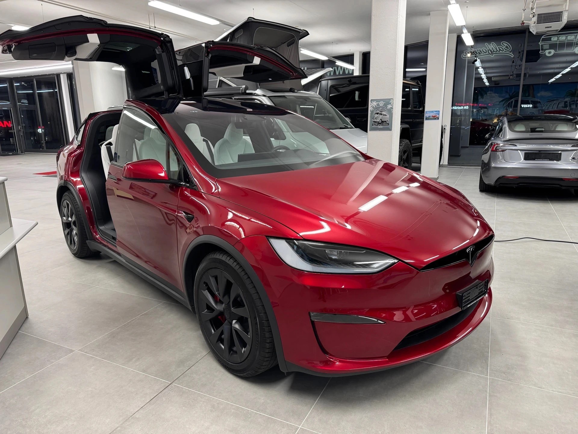 TESLA Model X 100kWh Plaid 12 *1267PS* ((Np.120`000.-)) CH-Auslieferung AHK 6Pl-showroom-element-1