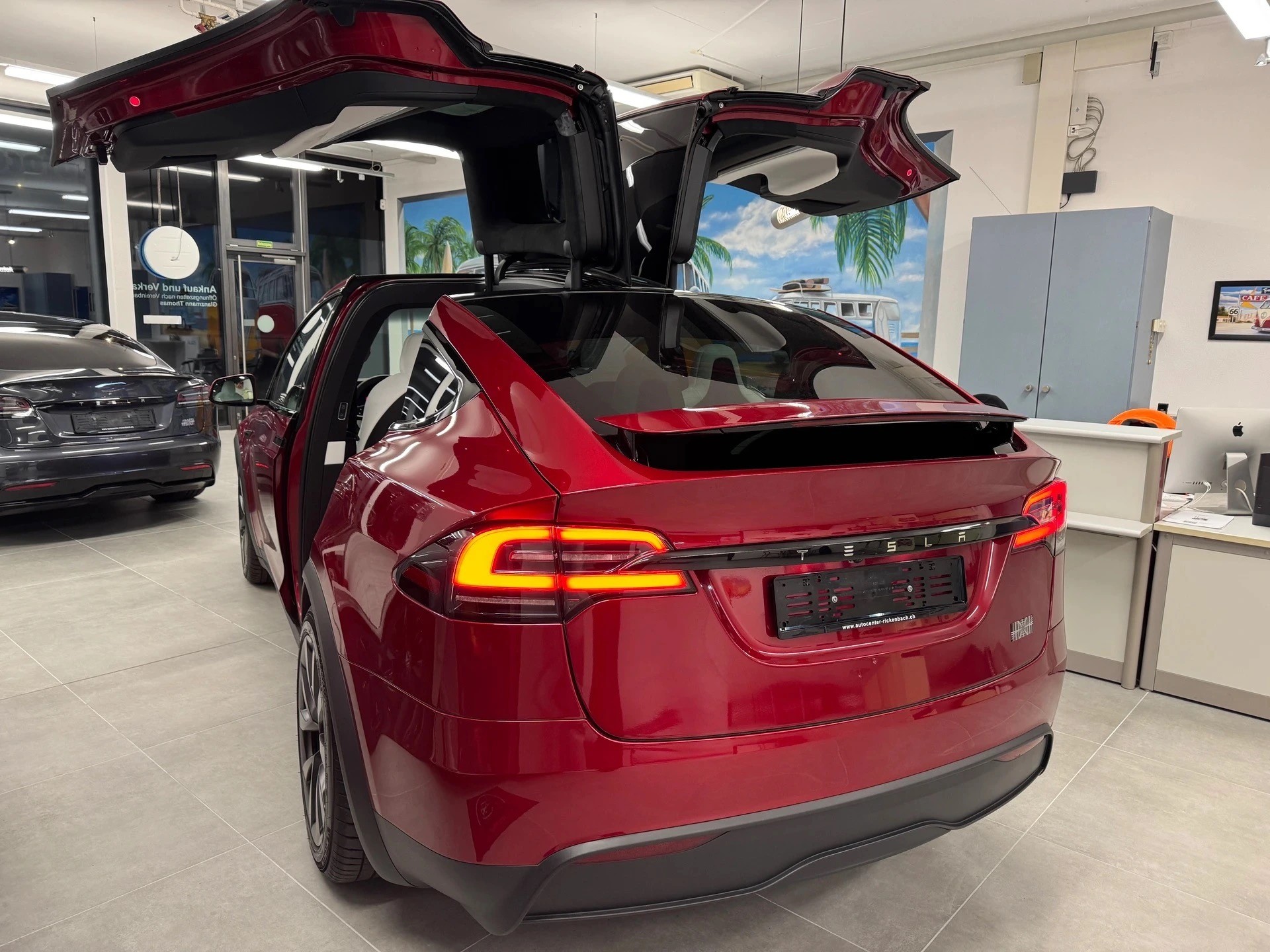 TESLA Model X 100kWh Plaid 12 *1267PS* ((Np.120`000.-)) CH-Auslieferung AHK 6Pl-showroom-element-3