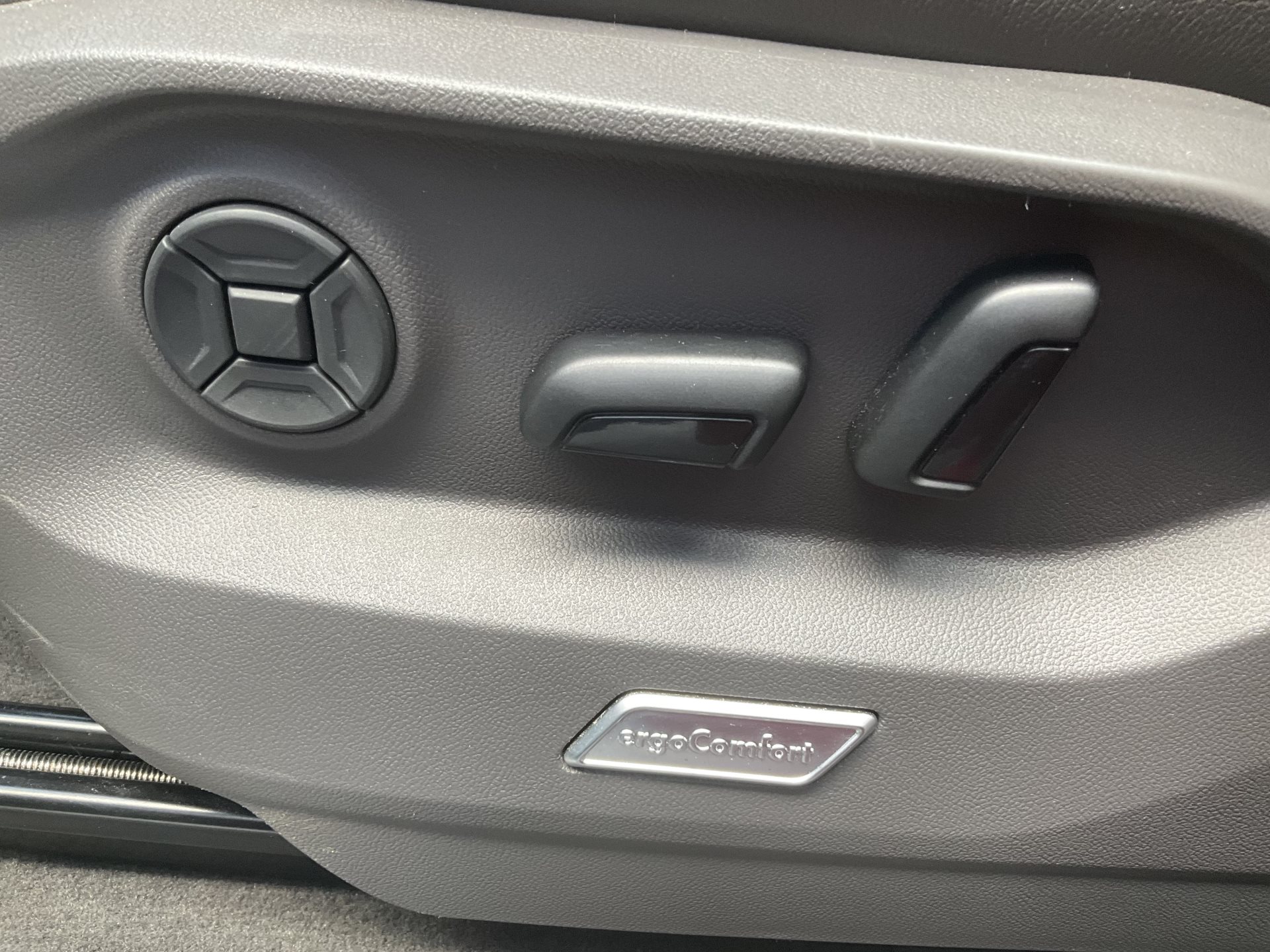VW TOUAREG 3.0 TDI 4MOTION ELEGANCE *** ANHÄNGEKUPPLUNG & LUFTFEDERUNG ***-image-23