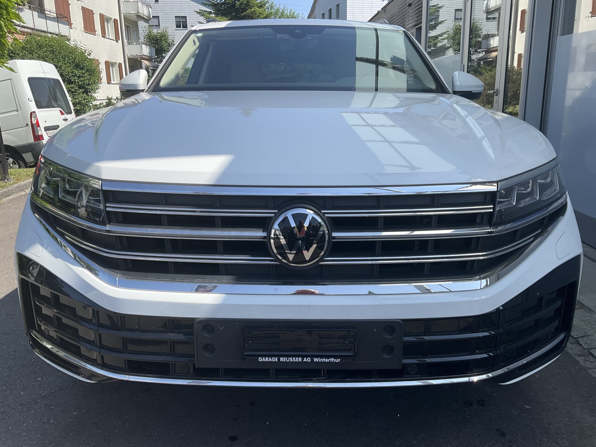 VW TOUAREG 3.0 TDI 4MOTION ELEGANCE *** ANHÄNGEKUPPLUNG & LUFTFEDERUNG ***-showroom-element-1