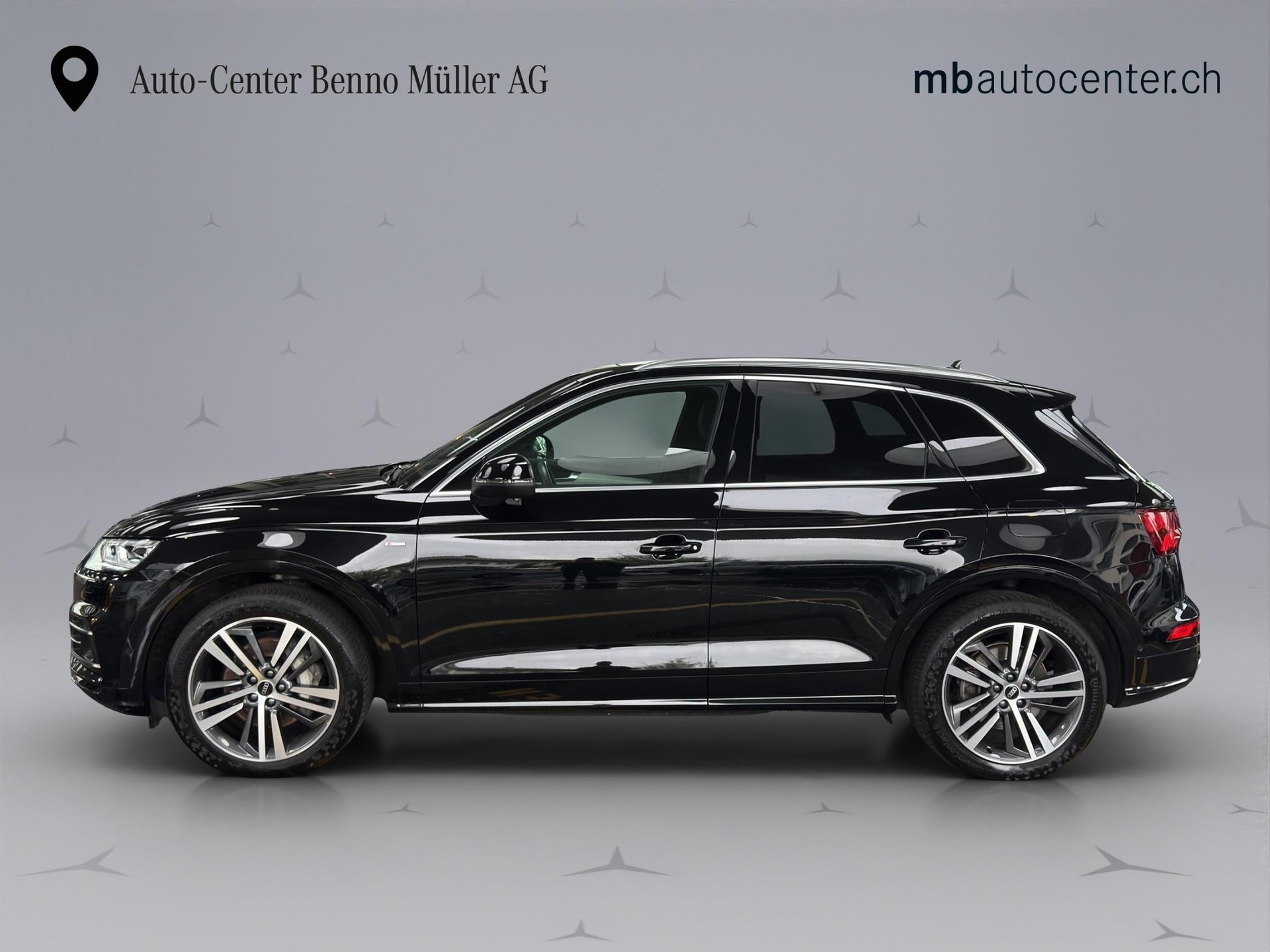 AUDI Q5 2.0 55 TFSI e Sport qu. S-T-showroom-element-1