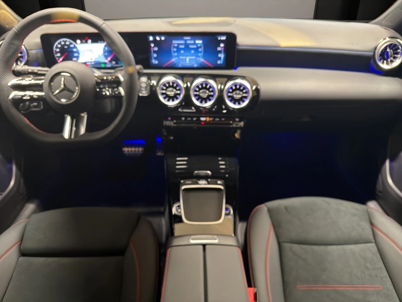 Image MERCEDES-BENZ A-220 A 220 4Matic 8G-DCT