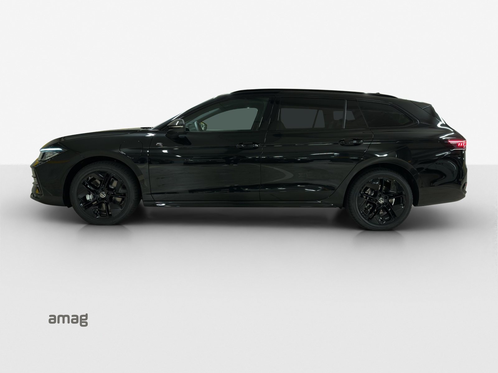 VW Passat Variant 1.5 TSI evo2 Plug-In- Hybrid R-Line DSG-showroom-element-1
