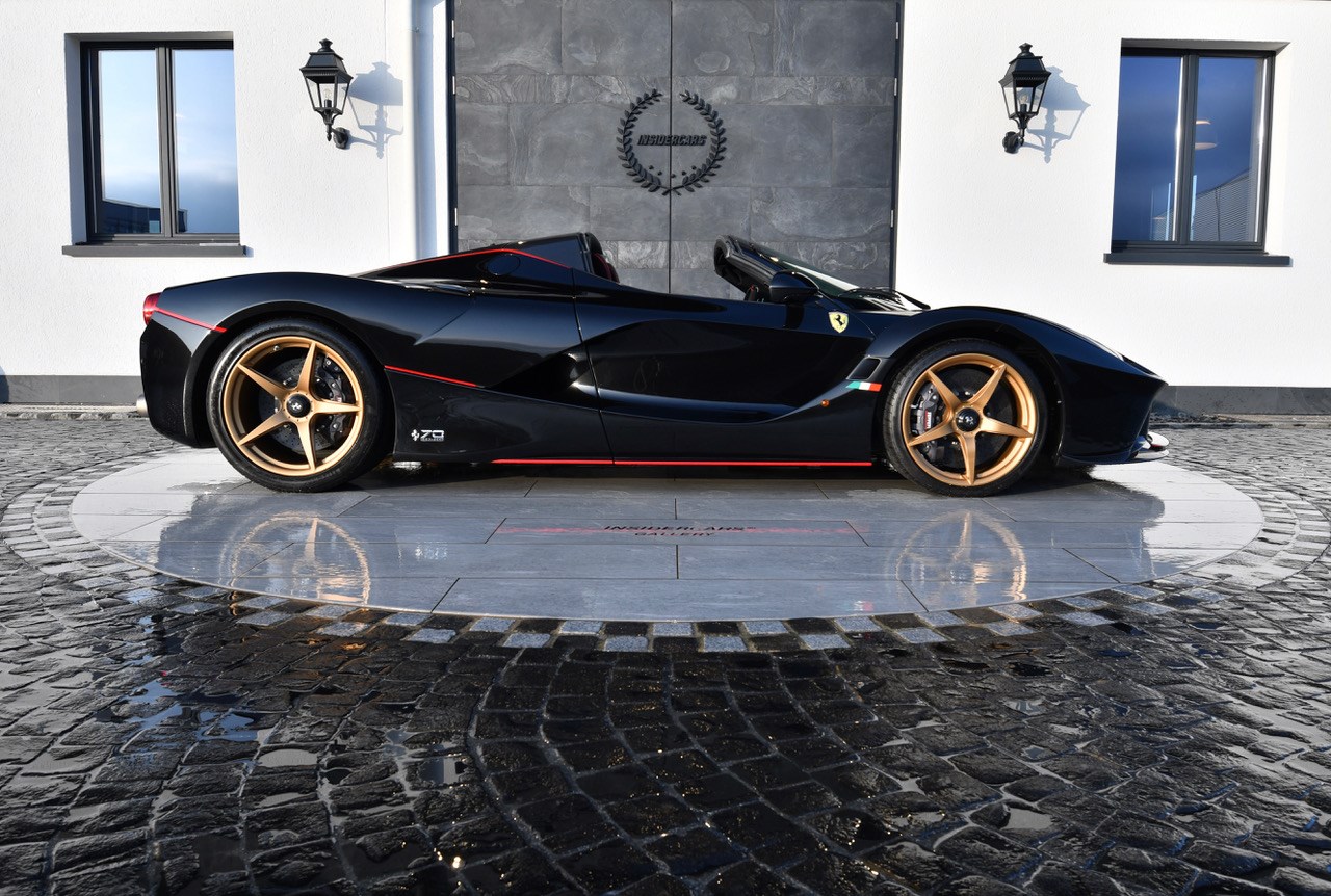 FERRARI LaFerrari Aperta