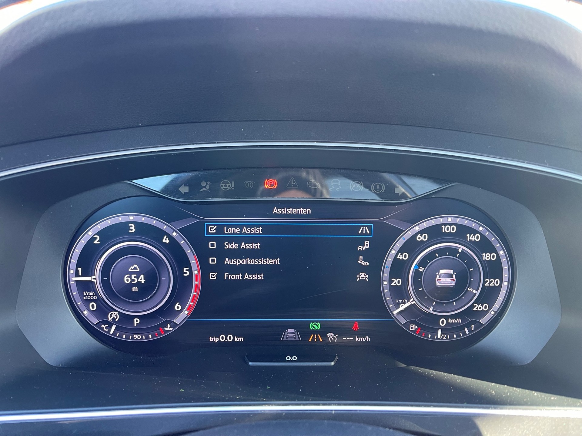 VW Tiguan 2.0 TDI R-Line Highline 4Motion DSG-image-21