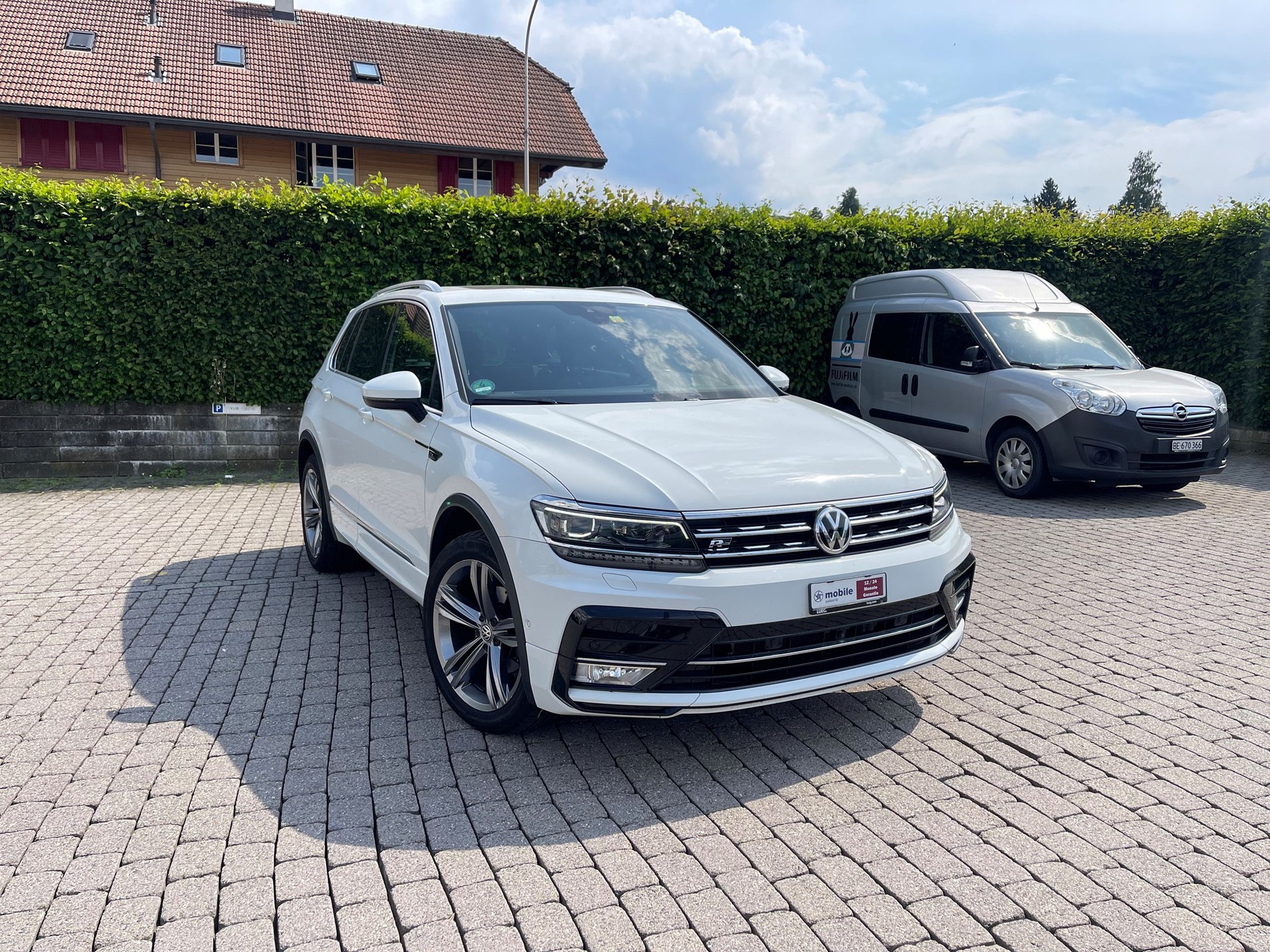 VW Tiguan 2.0 TDI R-Line Highline 4Motion DSG-showroom-element-1