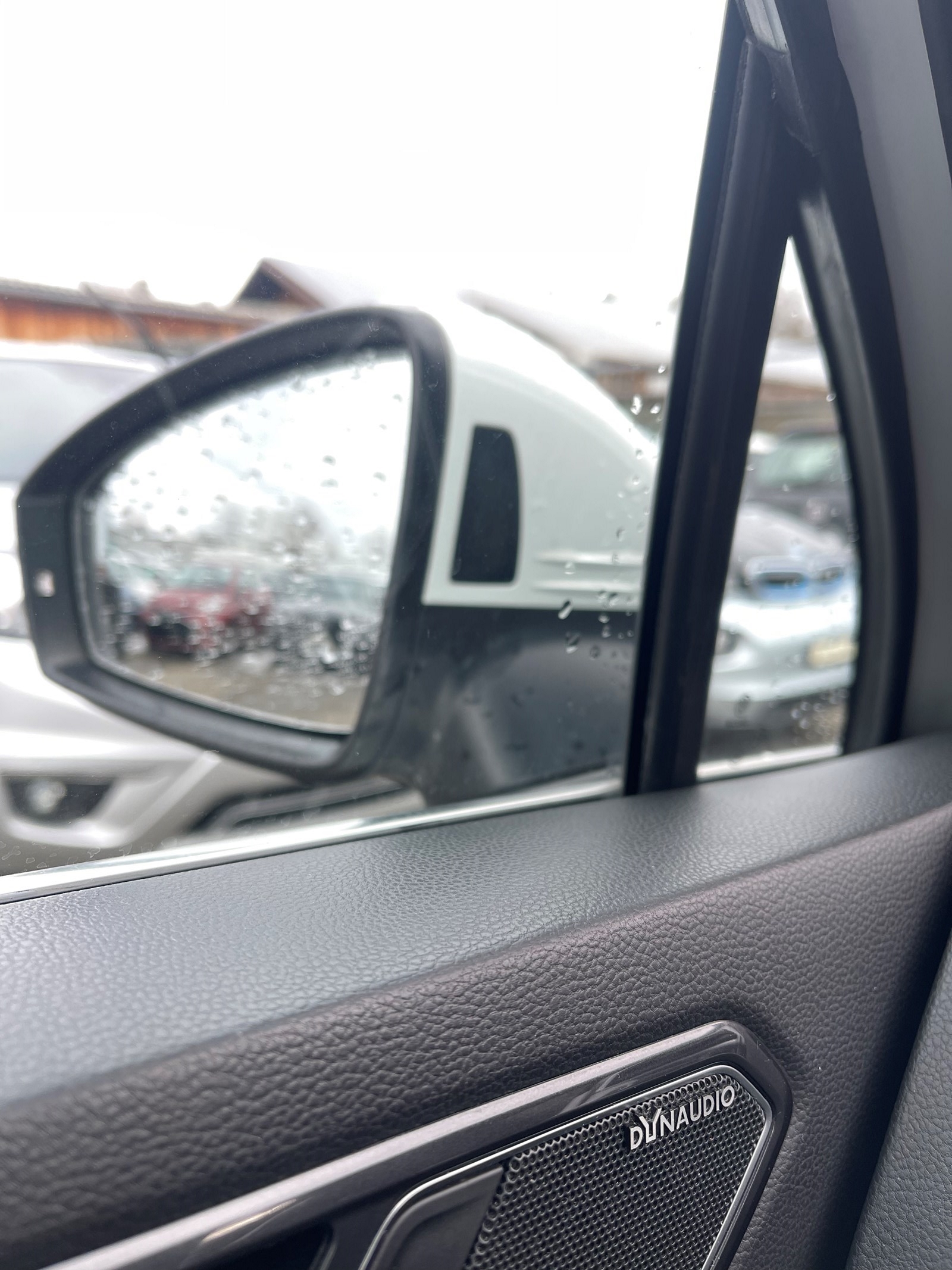 VW Tiguan 2.0 TDI R-Line Highline 4Motion DSG-image-24