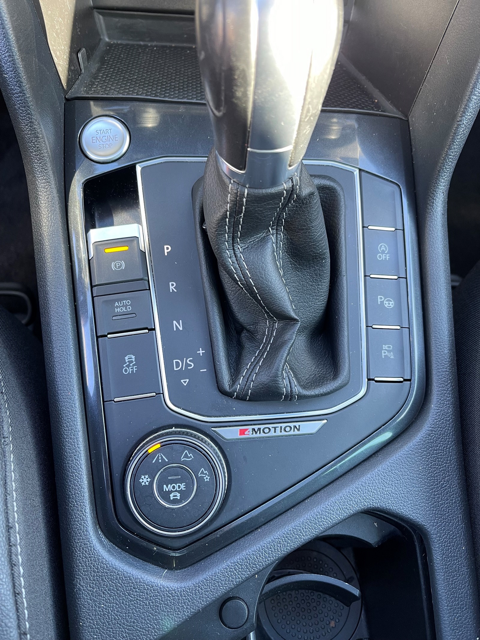 VW Tiguan 2.0 TDI R-Line Highline 4Motion DSG-image-14