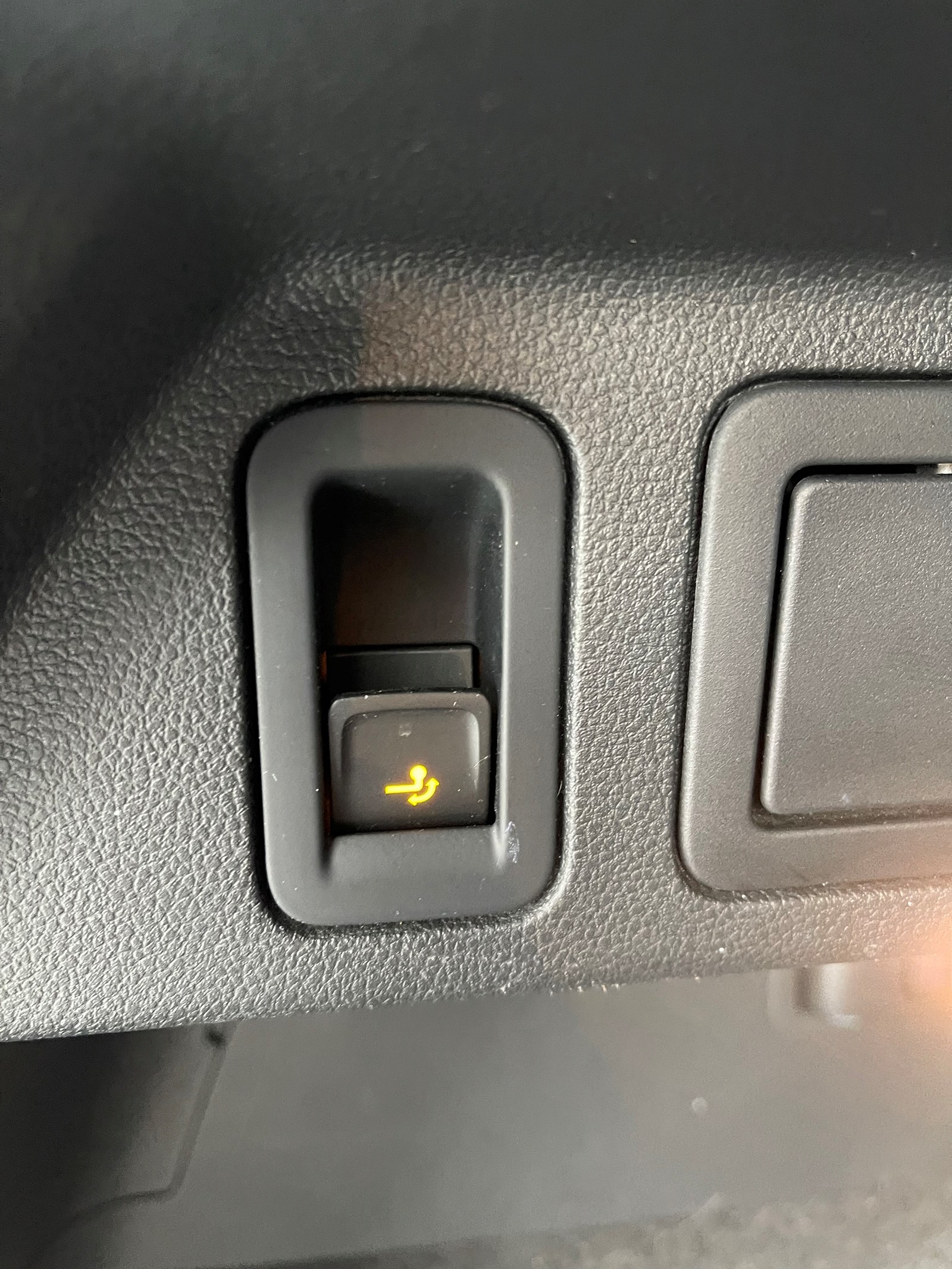 VW Tiguan 2.0 TDI R-Line Highline 4Motion DSG-image-27