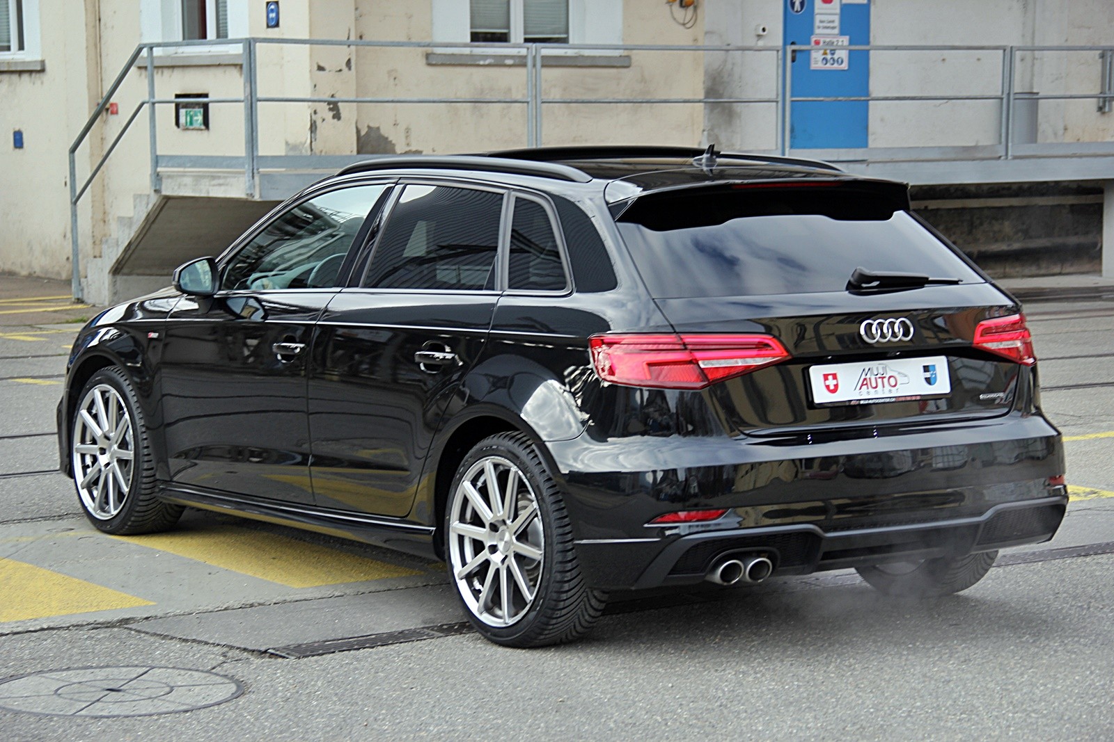 AUDI A3 Sportback 40 TDI Sport quattro S-tronic-showroom-element-2