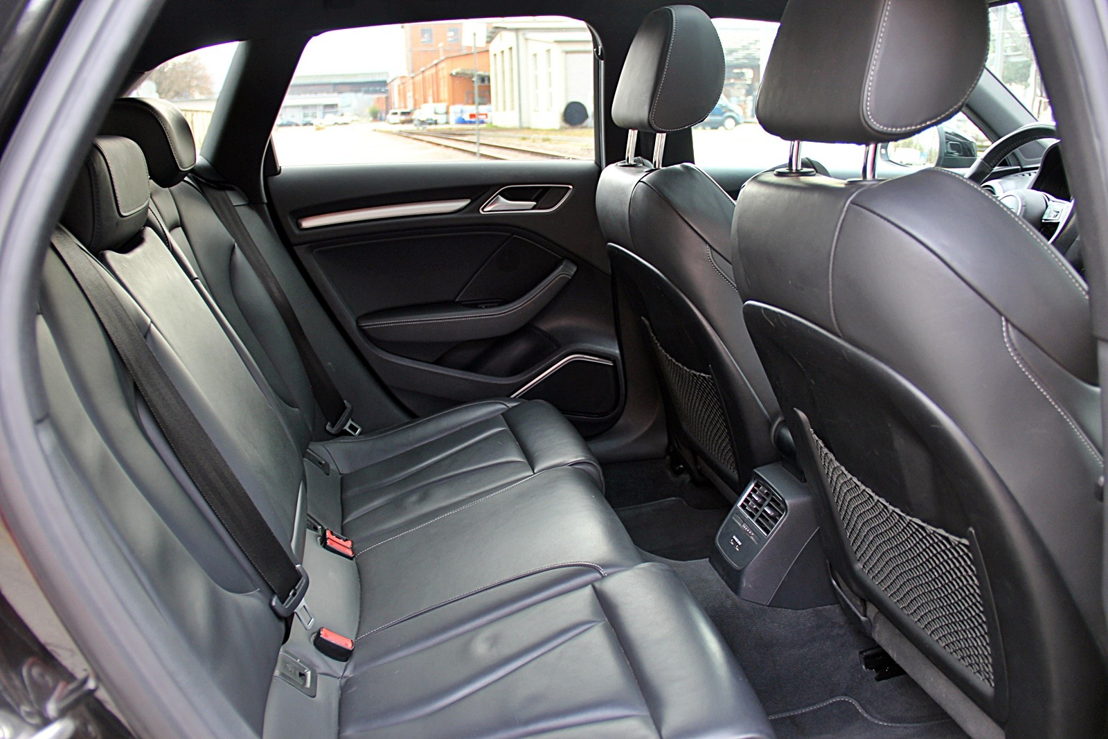 AUDI A3 Sportback 40 TDI Sport quattro S-tronic-image-11