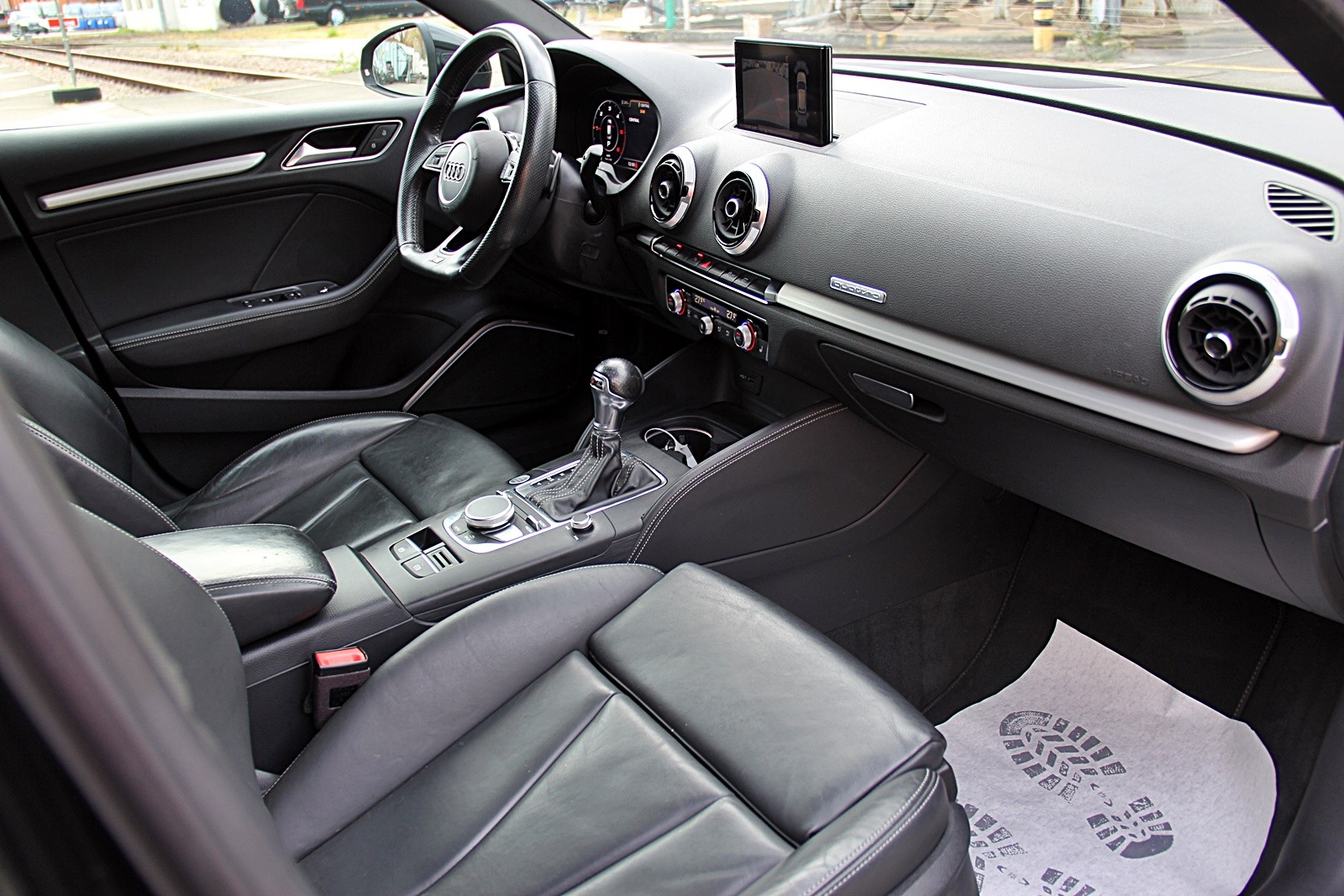 AUDI A3 Sportback 40 TDI Sport quattro S-tronic-image-12