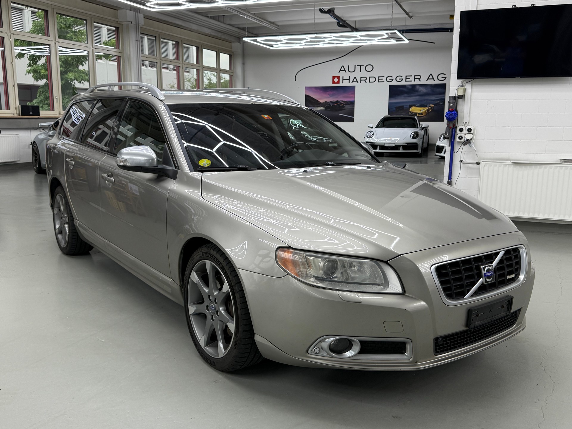 VOLVO V70 T6 AWD Summum Geartronic / 1. Hand / Top Zustand