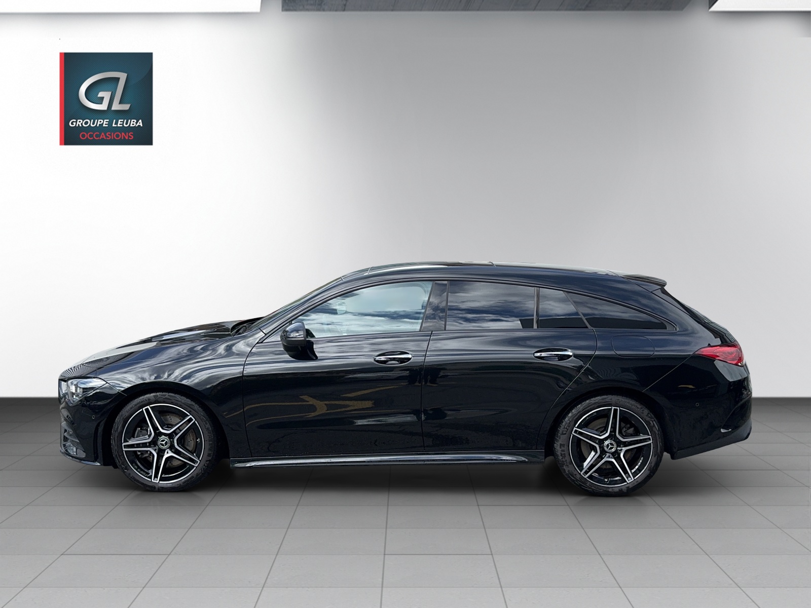 MERCEDES-BENZ CLA SB 250 AMG Line 4M 7G-showroom-element-2