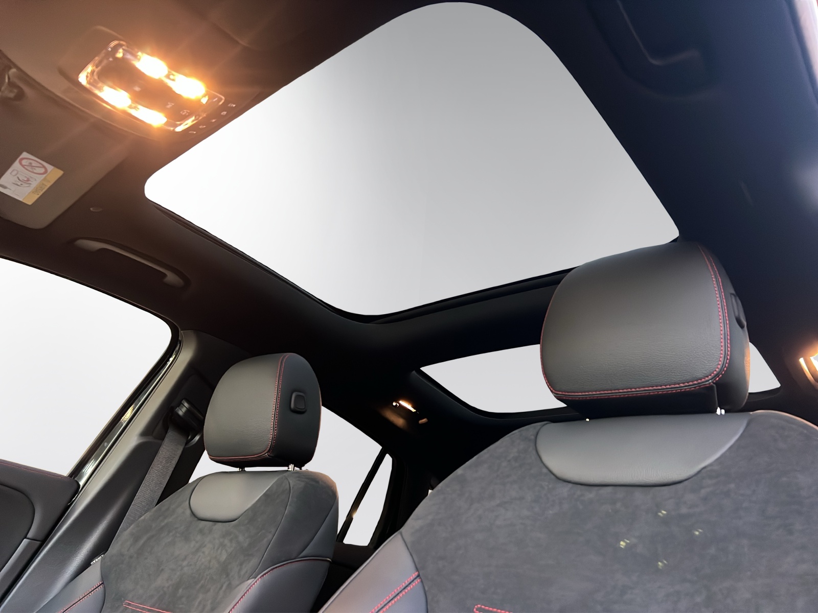 Image MERCEDES-BENZ GLA-250 GLA 250 4Matic 8G-DCT Swiss Star