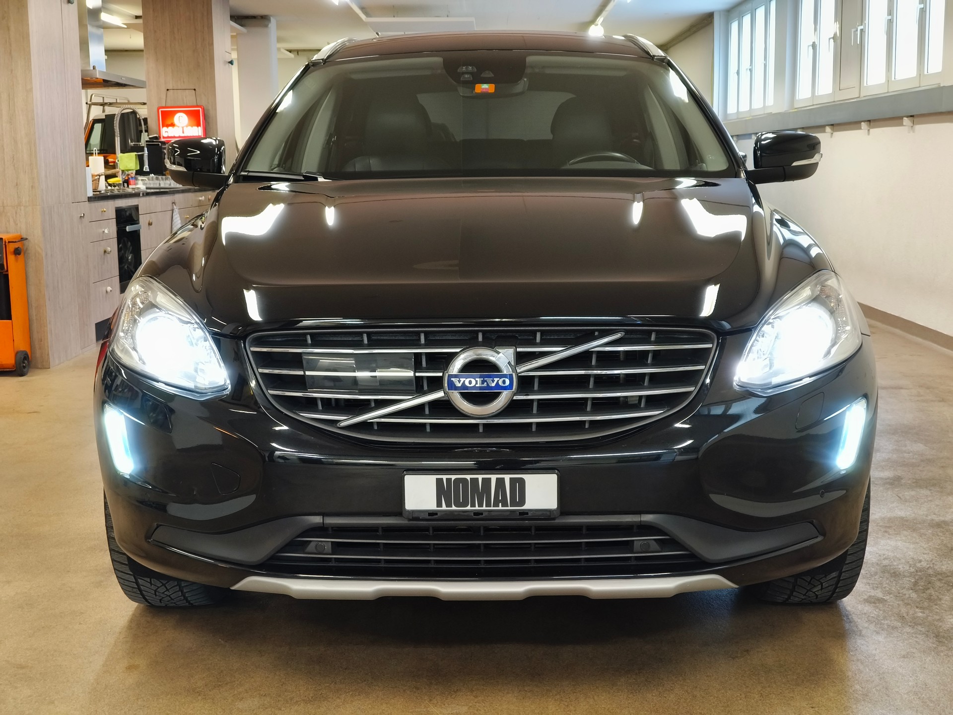 VOLVO XC60 D4 Summum Geartronic-showroom-element-2