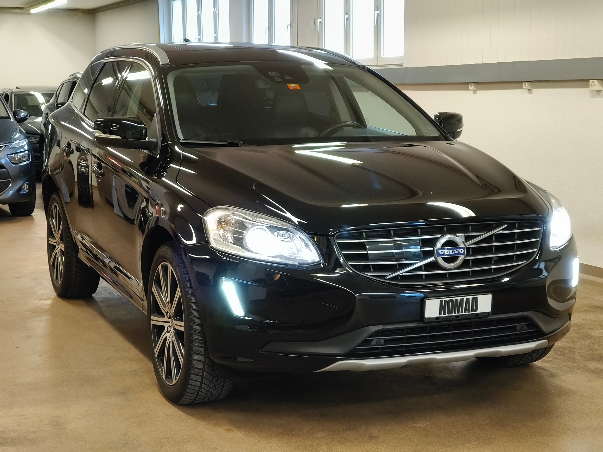 VOLVO XC60 D4 Summum Geartronic-showroom-element-3