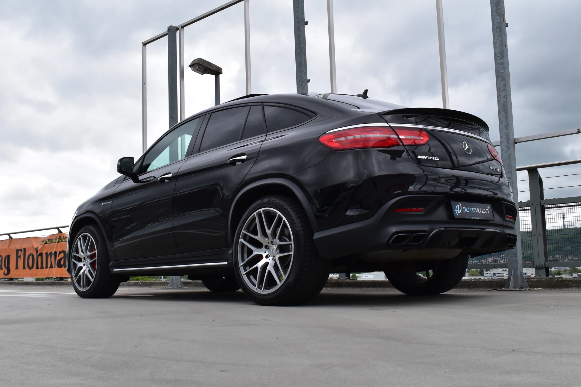 MERCEDES-BENZ GLE COUPÉ 63 S AMG 4MATIC SPEEDSHIFT BLACK l 585 PS-image-13