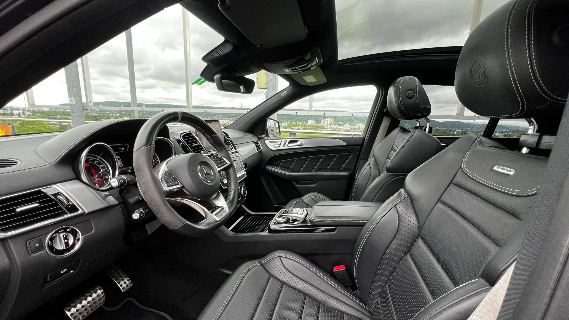 MERCEDES-BENZ GLE COUPÉ 63 S AMG 4MATIC SPEEDSHIFT BLACK l 585 PS-image-27