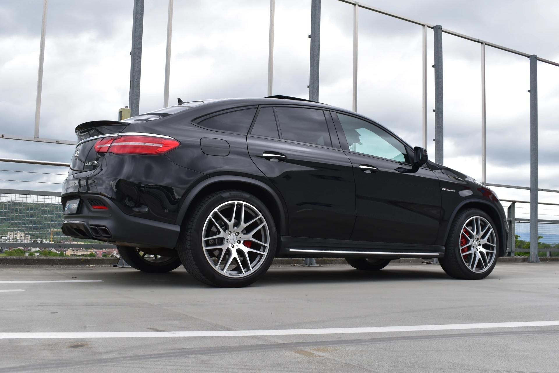 MERCEDES-BENZ GLE COUPÉ 63 S AMG 4MATIC SPEEDSHIFT BLACK l 585 PS-image-9