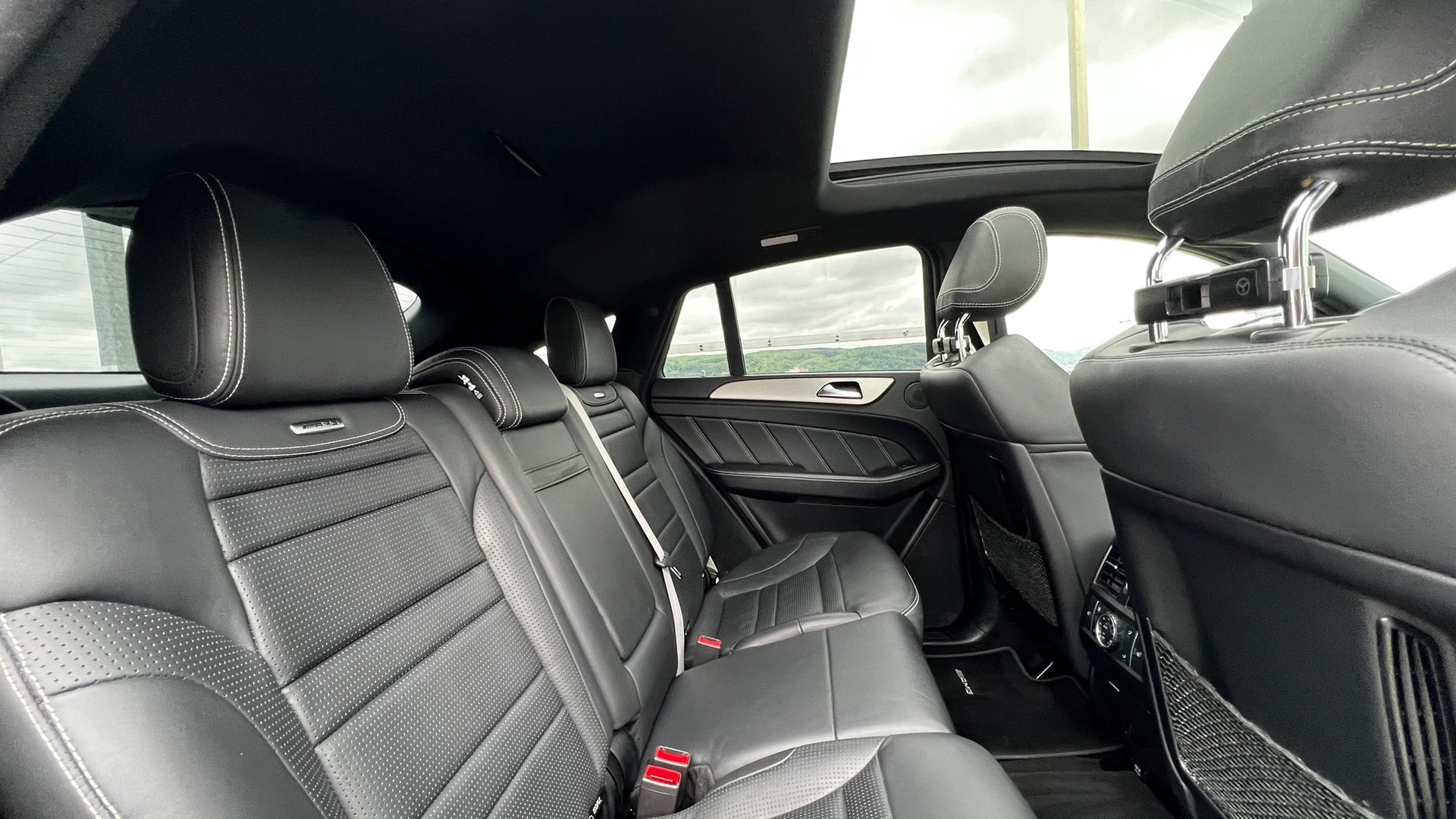 MERCEDES-BENZ GLE COUPÉ 63 S AMG 4MATIC SPEEDSHIFT BLACK l 585 PS-image-28