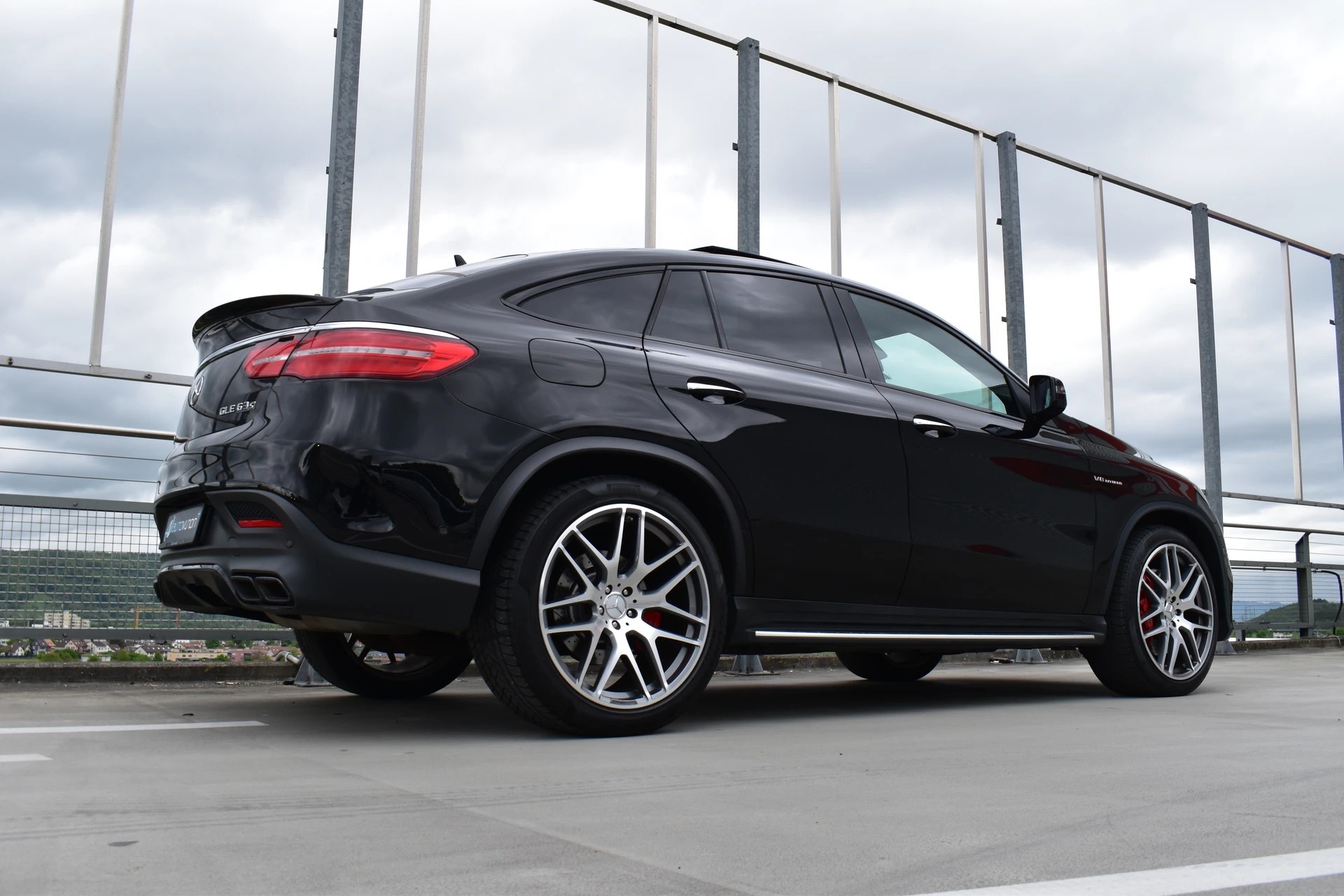 MERCEDES-BENZ GLE COUPÉ 63 S AMG 4MATIC SPEEDSHIFT BLACK l 585 PS-image-12