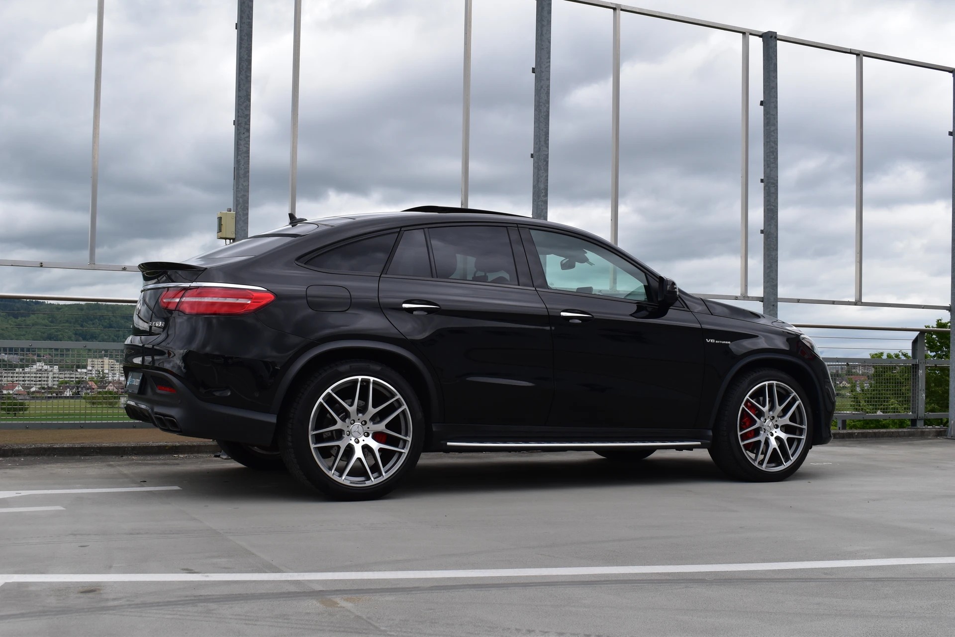 MERCEDES-BENZ GLE COUPÉ 63 S AMG 4MATIC SPEEDSHIFT BLACK l 585 PS-image-11
