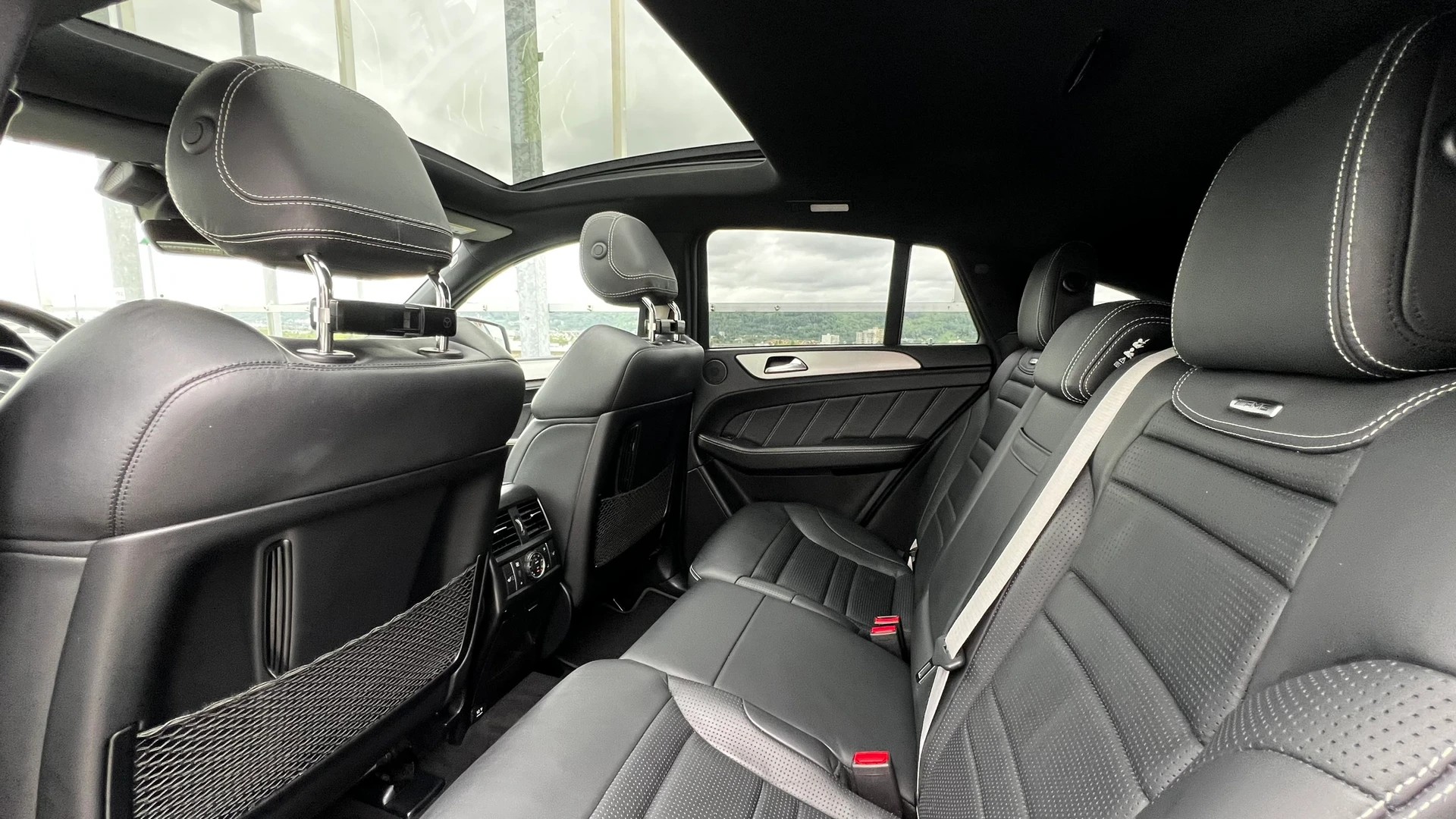 MERCEDES-BENZ GLE COUPÉ 63 S AMG 4MATIC SPEEDSHIFT BLACK l 585 PS-image-29