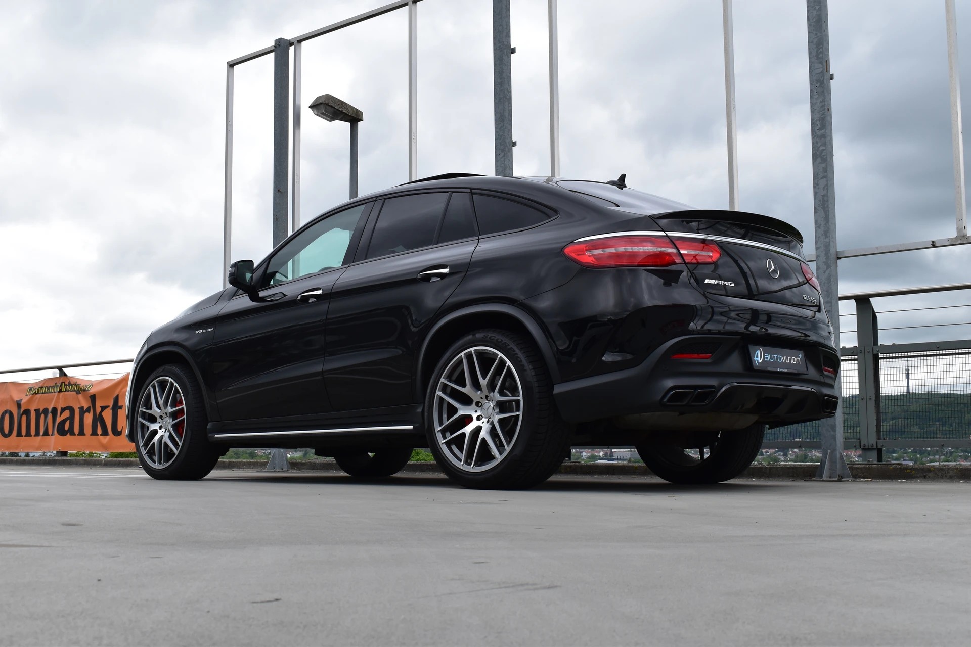 MERCEDES-BENZ GLE COUPÉ 63 S AMG 4MATIC SPEEDSHIFT BLACK l 585 PS-image-15