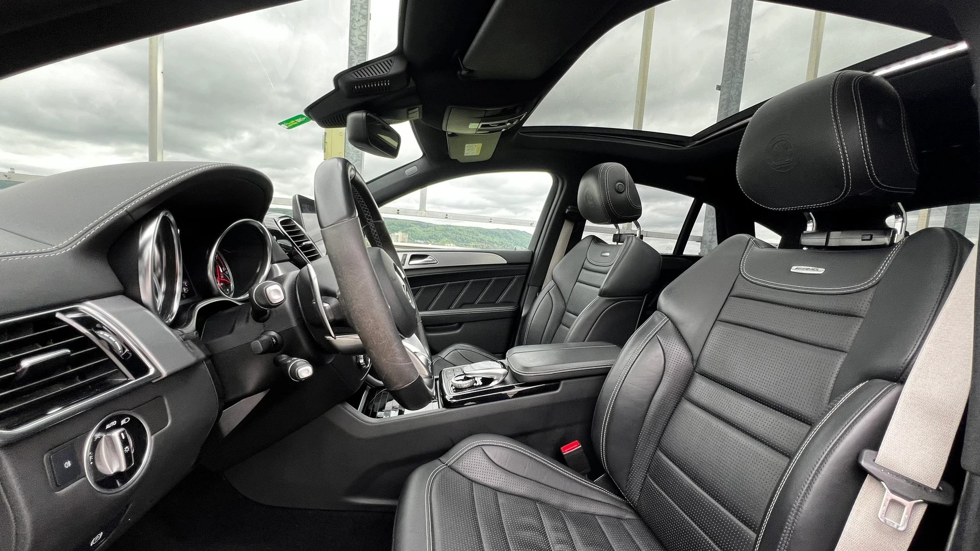 MERCEDES-BENZ GLE COUPÉ 63 S AMG 4MATIC SPEEDSHIFT BLACK l 585 PS-image-25