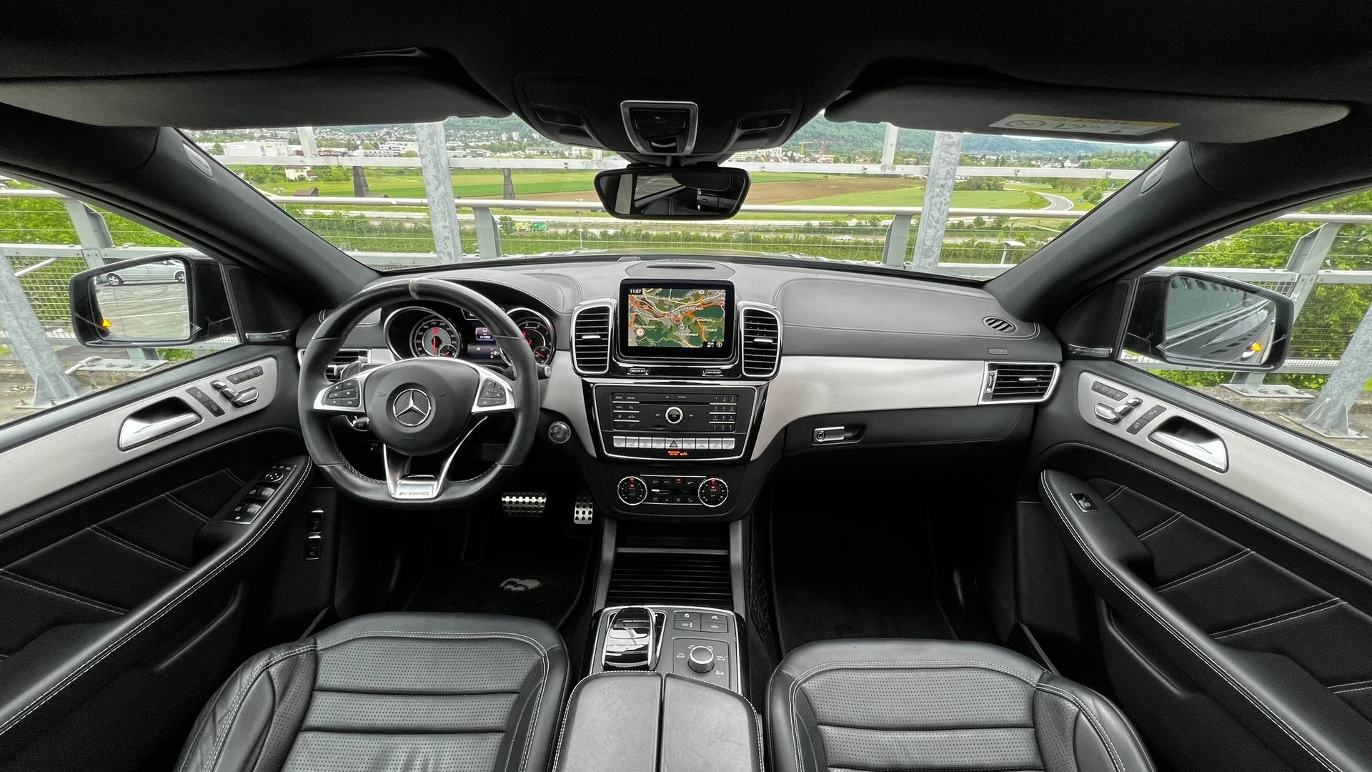 MERCEDES-BENZ GLE COUPÉ 63 S AMG 4MATIC SPEEDSHIFT BLACK l 585 PS-image-24