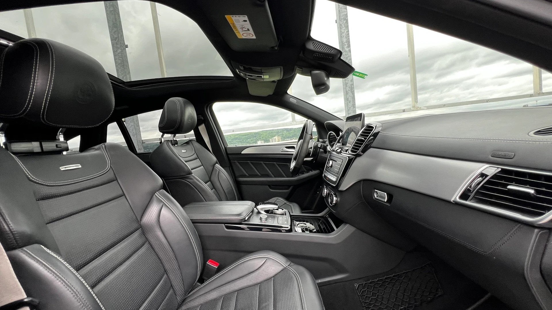 MERCEDES-BENZ GLE COUPÉ 63 S AMG 4MATIC SPEEDSHIFT BLACK l 585 PS-image-26