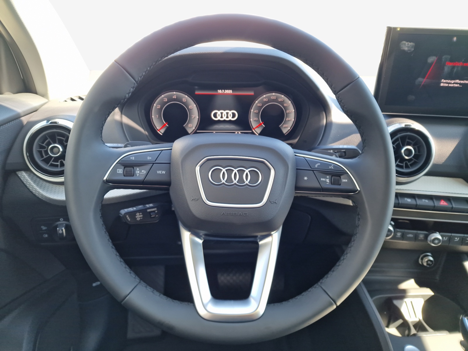 AUDI Q2 40 TFSI S line Attraction quattro S-tronic-image-9
